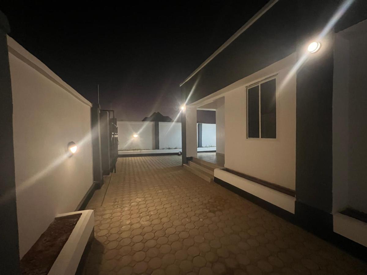 Good Homes Apartment 2 Додома Экстерьер фото